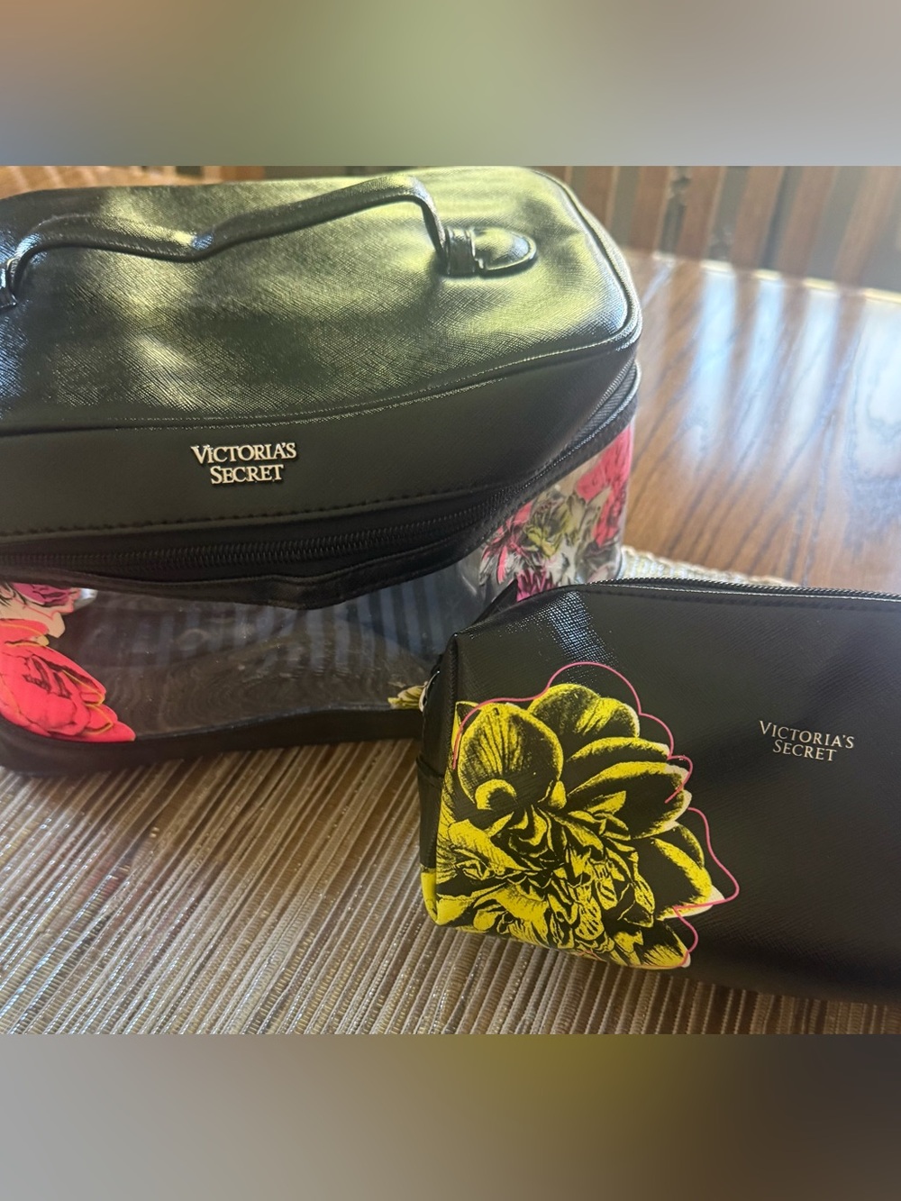 Victorias Secret make up  bag set. Gently used.